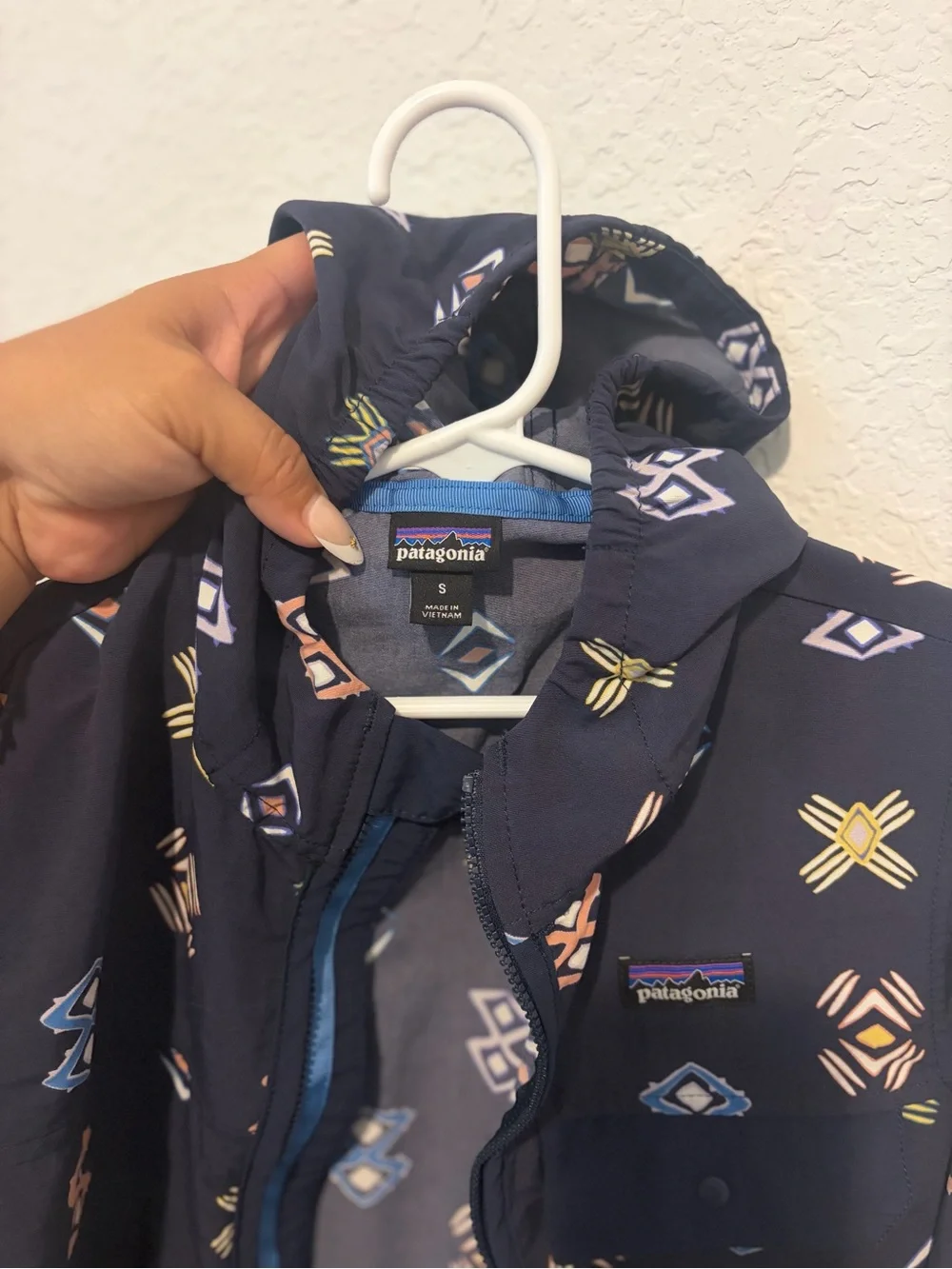 Patagonia Kids S Navy Hooded Raincoat with Multicolor Geo Motif